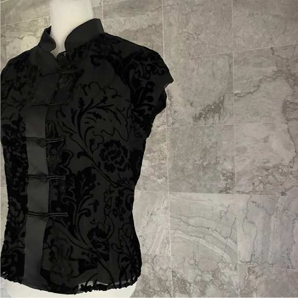 XSCAPE Joanna Chen Flocked Velvet Blouse - Picture 5 of 8